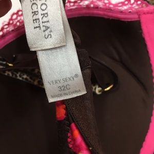 Victoria's Secret Intimates & Sleepwear - Victoria’s Secret Very Sexy Push-up 32C Victoria's Secret Intimates & Sleepwear - Victoria’s Secret Very Sexy Push-up 32C